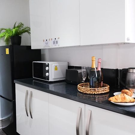 Bee Stays - Northway House Warrington  Eksteriør billede